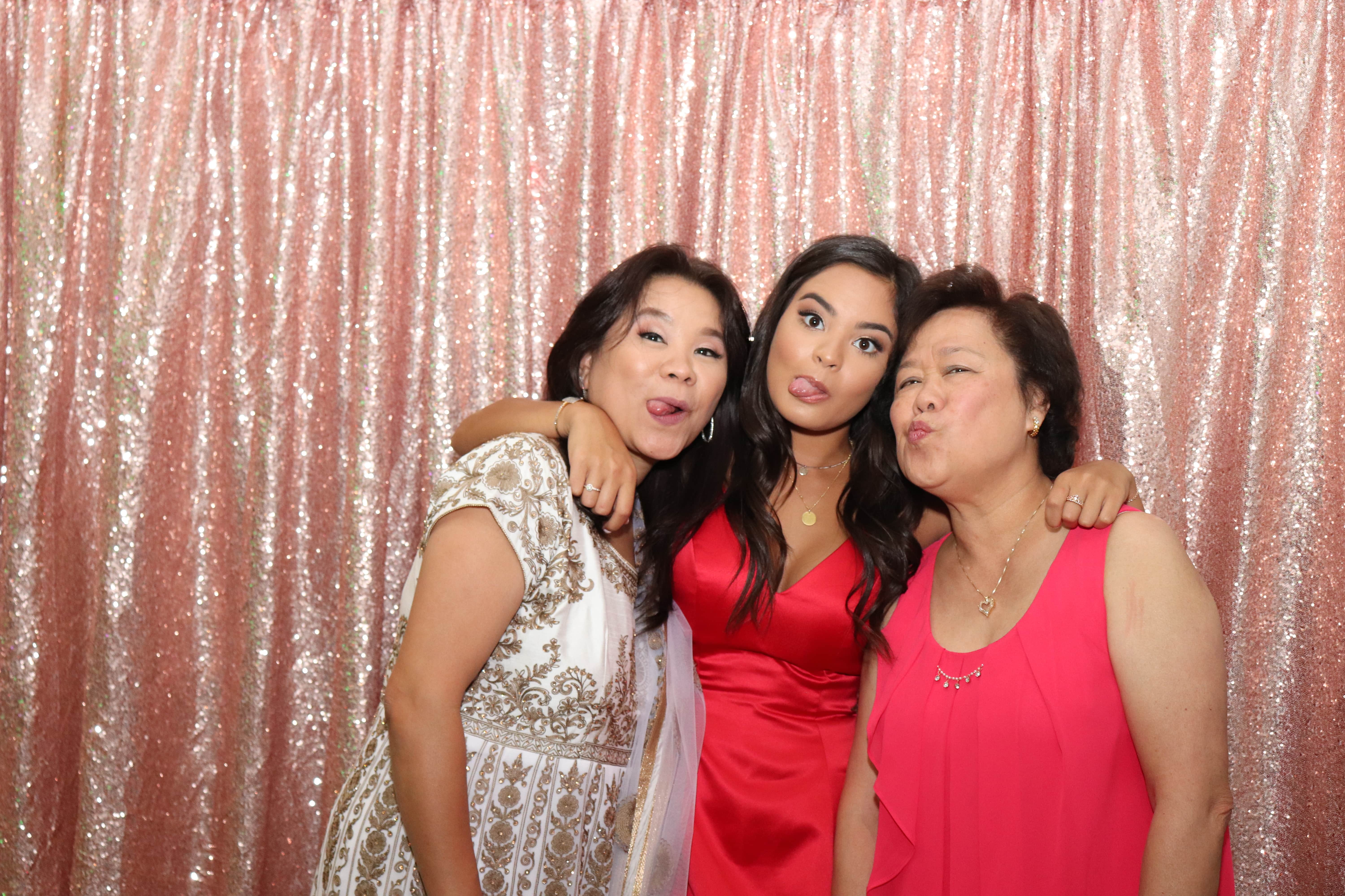 Gravenhurst Photo Booth Rental | Show Booth Canada