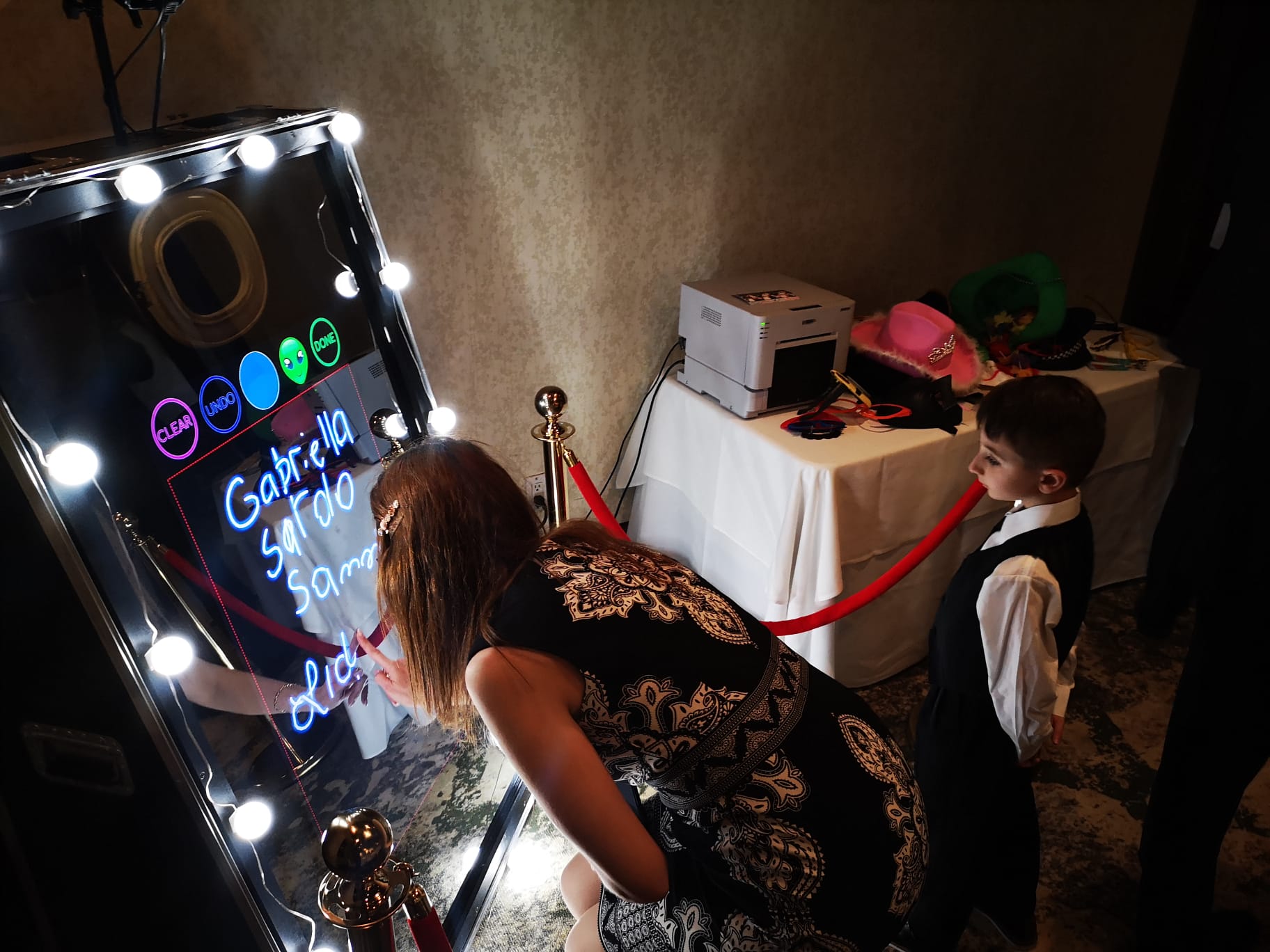 Brantford-mirror-photo-booth Photo Booth Company in Brantford