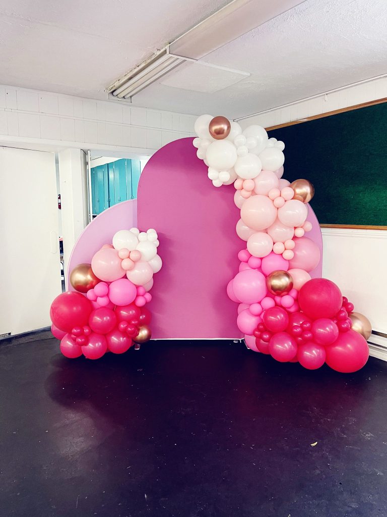 Chiara arches with balloon garlands